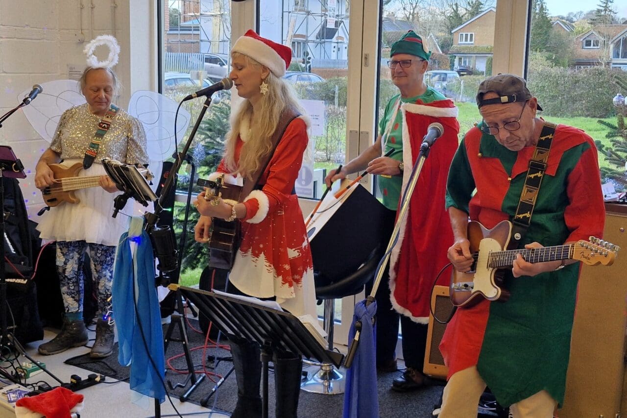 The Bluestone Bills bring us all some Christmas cheer with a selection of festive tunes and costumes. Special mention to the Christmas angel who looked particularly fabulous!